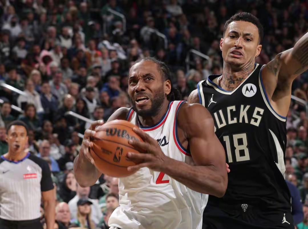 雄鹿险胜篮网，德罗赞点燃赛场