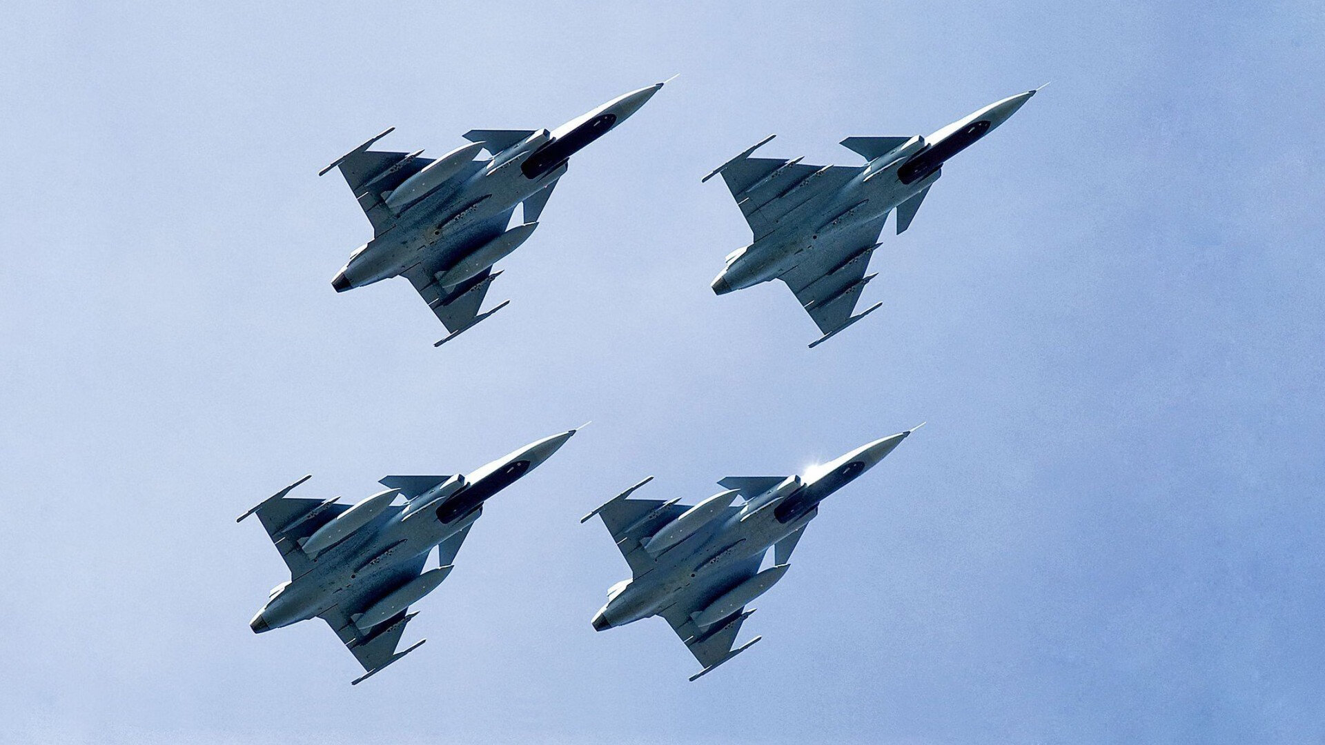 银箭破晓,当未来跨越神话,皮亚斯特里如何以唯一的方式定义新秩序